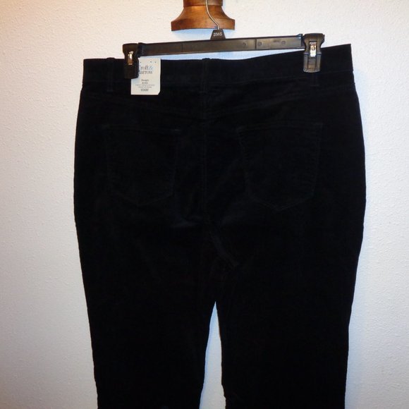 Croft & Barrow Women's Black Corduroys Size 18 Short NWT Mid Rise Straight - Picture 2 of 12